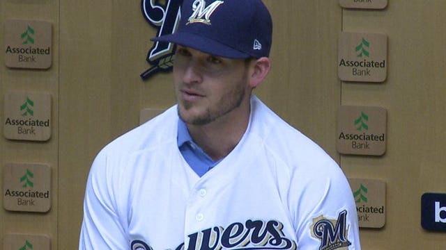 'I love playing here:' Yasmani Grandal chose Brewers for family and chance to win