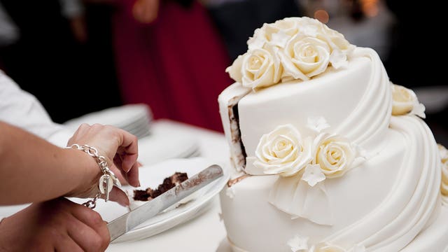 With ban on gatherings due to COVID-19, couples are forced to cancel their wedding