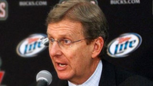 Milwaukee Bucks extend contract of GM John Hammond