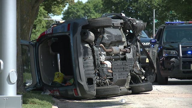 Police: Driver hurt after striking tree, parked vehicle near 87th and Hampton
