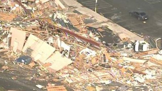 Storms leave path of destruction in Missouri, Illinois