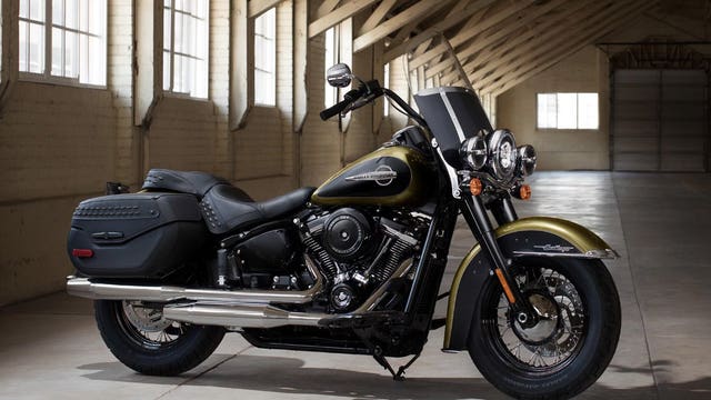 Harley-Davidson unveils "all-new platform" 2018 bikes; "classic Harley sound and feel"
