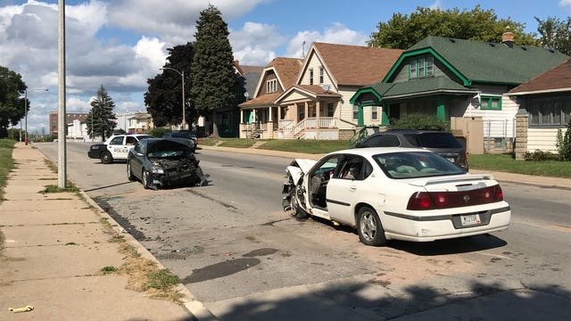 MPD: 1 hurt following multi-vehicle crash near 35th and Auer