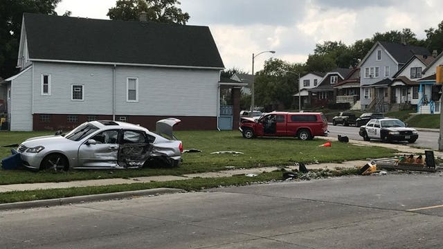 Driver arrested after 2-vehicle crash near Muskego and Burnham in Milwaukee