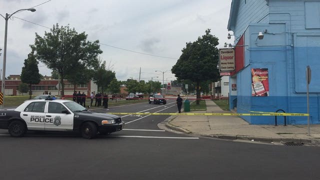 Milwaukee police: 28-year-old man shot, wounded near 30th and Lisbon
