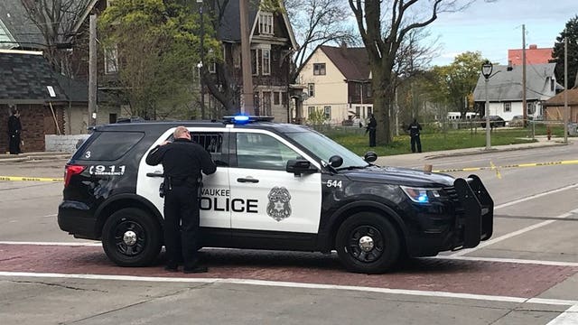 Milwaukee police block off streets near 40th and North Ave.