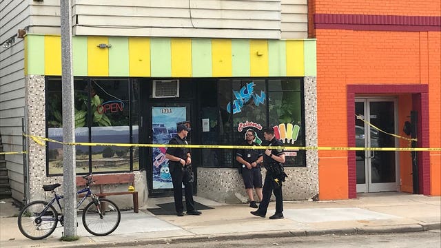 Police: Man, 48, fatally stabbed near 17th and Mitchell