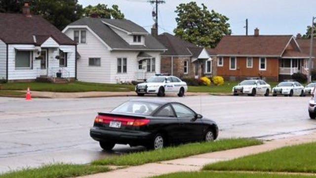 Police temporarily cordoned off neighborhood near 93rd & Lincoln