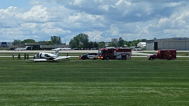 Aircraft runs off runway at Crites Field in Waukesha, nobody hurt
