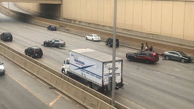 Multi-vehicle wreck temporarily shuts down lanes of NB I-43 at Highland Avenue
