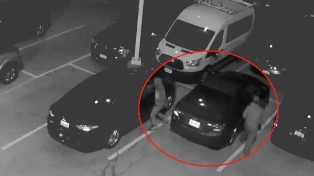 Watch: Video shows suspects smashing windows, stealing items from cars at Intermodal Station