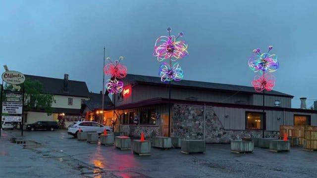 'I thought I’d do something good:' Local artist creates piece for familiar spot in Hales Corners