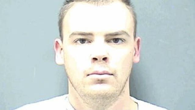 After writing "catch me if you can" in bomb threat, man pleads guilty