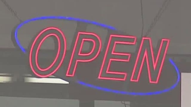 Mayor: Milwaukee bars/restaurants can reopen at 25% capacity Friday