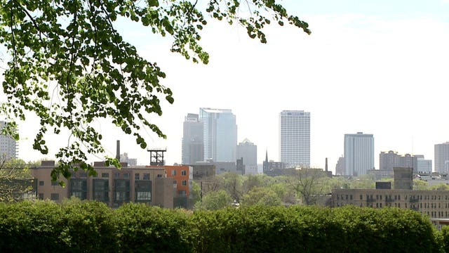 Milwaukee officials discuss possibility of full restaurant reopening; jury trials to resume at Courthouse