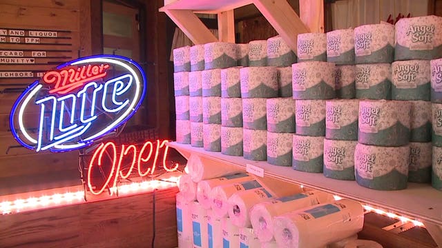 US restaurants turn to grocery sales to help offset losses