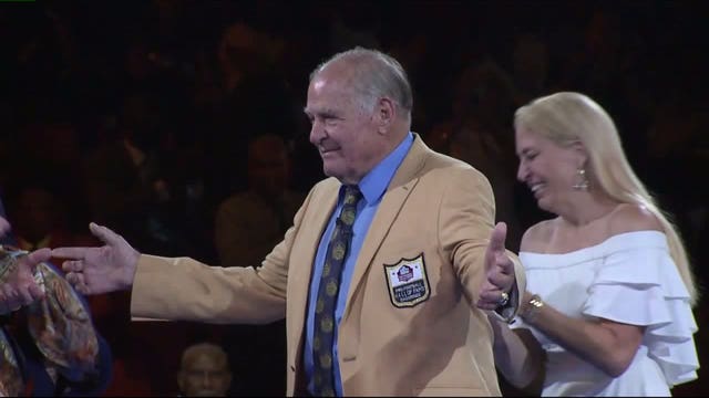 A moment 50 years in the making: Jerry Kramer beams as he receives his Pro Football Hall of Fame jacket
