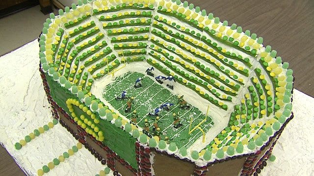 Students create gingerbread Lambeau Field
