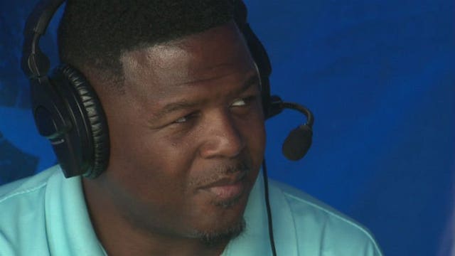 Favre's former teammates weigh in on Hall of Fame induction, jersey retirement