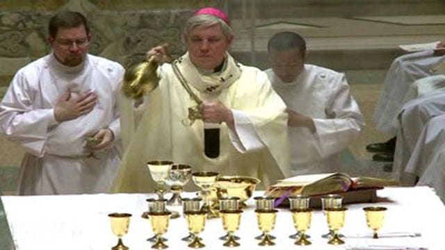 Archbishop Listecki holds evening Mass to celebrate Pope's installation