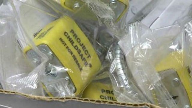 Cable gun locks given out for free in Racine