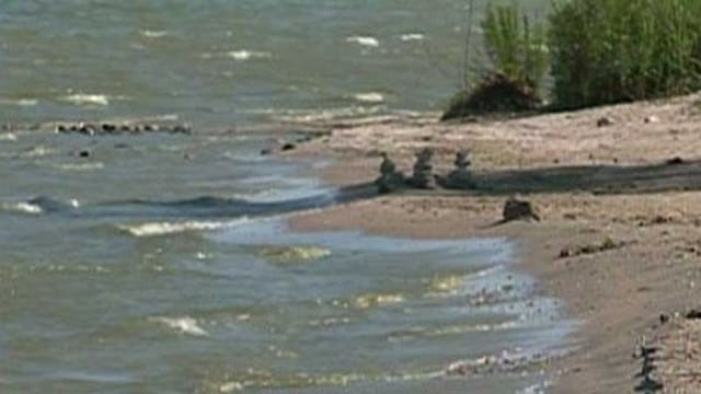 Lake Michigan sets record for lowest monthly water level