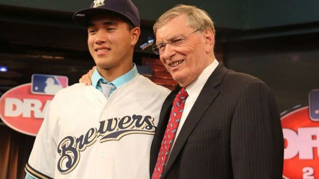 MLB Draft: Milwaukee Brewers select LHP Kodi Medeiros in first round