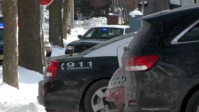 1 man dead, 1 man wounded after separate shootings near 33rd and Meinecke