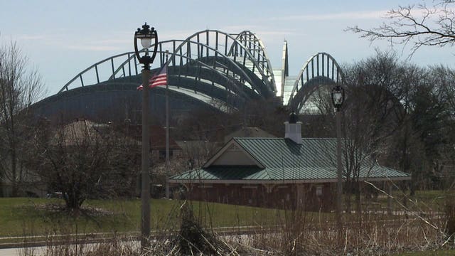 "Baseball is back in Milwaukee:" Business is booming for area bars ahead of Brewers Opening Day