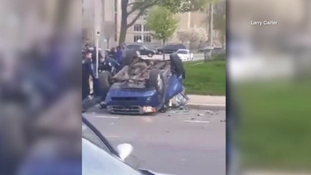 2 in custody after pursuit involving Milwaukee police ends in rollover crash