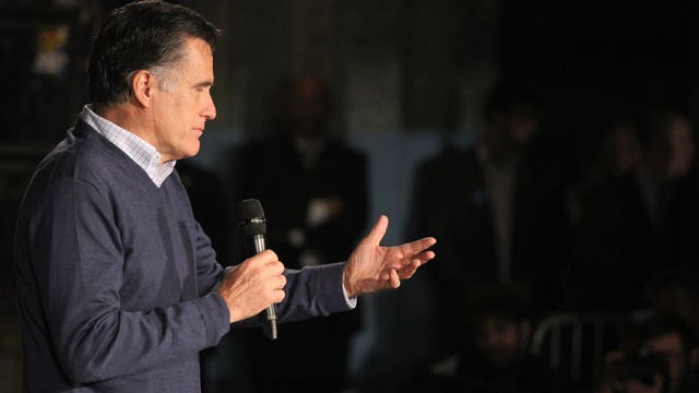Romney turns from primaries, toward Obama