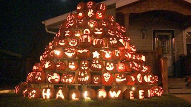 FOX6 Web Fix: Mountain of jack-o-lanterns