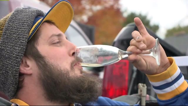 October baseball brings excited tailgaters to Miller Park: 'We love our Brewers'