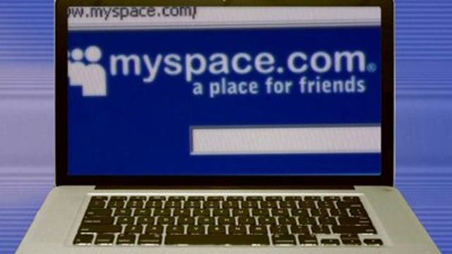 MySpace unveiling new look, hoping to draw back users