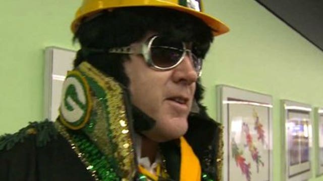 "Packers Elvis" heads to San Francisco to watch team take on 49ers