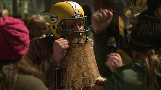 "Green Bay all the way!" Pep rally pumps up Packers fans ahead of Wild Card game