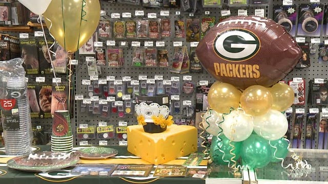 "We're going to be pretty busy:" Packers fans prep for Sunday's big game!