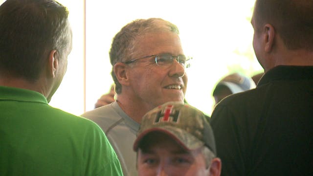 Sports Illustrated writer hosts 'tweetup' with football fans at bar in Greenfield: "They help me do my job"