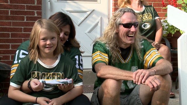 'Great feeling:' Packers-obsessed family spanning 1,500 miles to visit Lambeau Field for 1st time