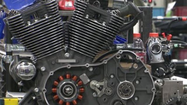 Hundreds from around the world tour H-D powertrain plant