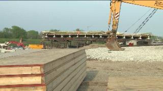 Ryan Luck with WisDOT discusses Rawson Ave. bridge