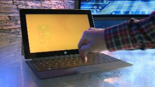 Rich DeMuro provides review of Microsoft Surface 2 Tablet