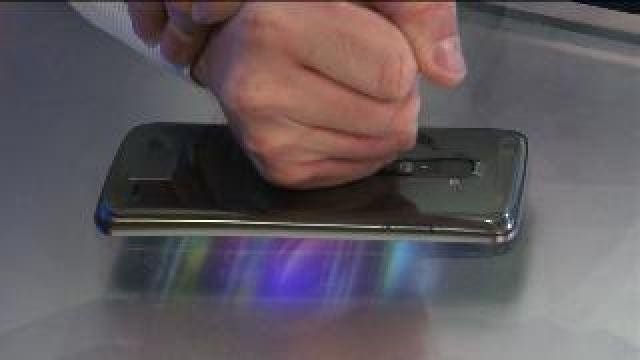 LG G Flex: Phone with a unique angle