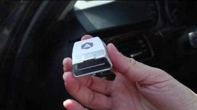 Keychain gadget that keeps your smartphone at full charge