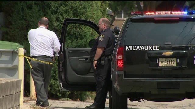 Police: Man's body discovered in alley near Burdick & Austin; victim of apparent homicide