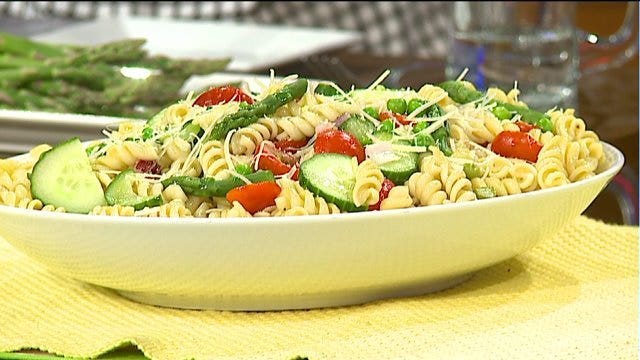 The Cooking Mom shares fun, healthy recipes with asparagus