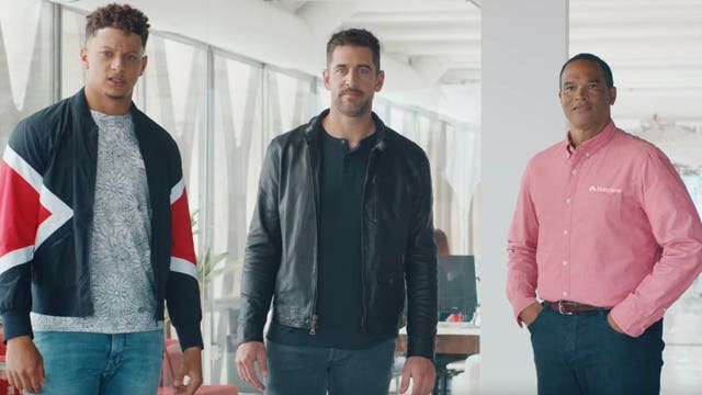 QBs Aaron Rodgers, Patrick Mahomes team up in latest State Farm campaign