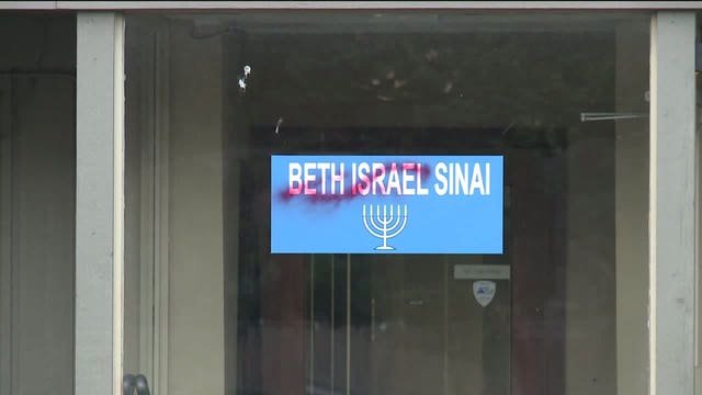 Police seek vandals who spray painted anti-Semitic graffiti on Racine synagogue