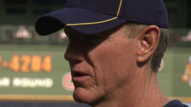 Despite rough start, Brewers' Roenicke has faith in players