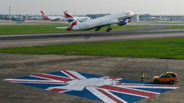 2 arrested at London airport in terror probe involving Syria